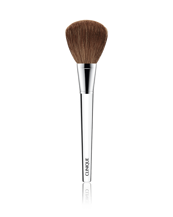 Powder Brush, やわらかで豊かな毛量のフェース ブラシ。